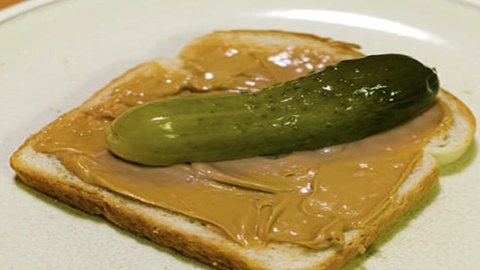 FEEDING TRASH TO RICH PEOPLE TYCOON